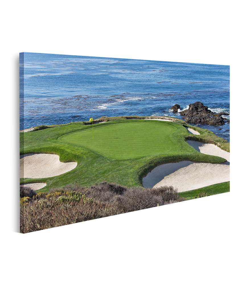 Islandburner Bild auf Leinwand Stilvolles Wandbild vom Pebble Beach Golfplatz für Golf-Enthusiasten