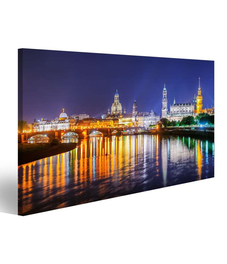 Islandburner Bild auf Leinwand Panoramablick auf die Altstadt von Dresden an der Elbe bei Nacht, Deutschland