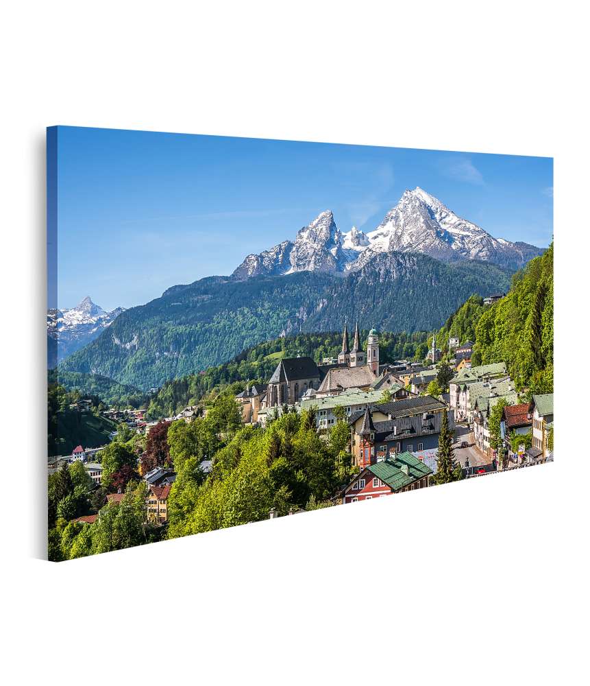 Islandburner Bild auf Leinwand Historisches Berchtesgaden mit Watzmann-Berg und Quelle, Bayern, Deutschland