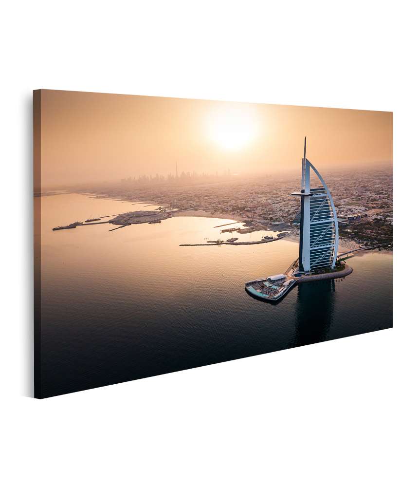 Islandburner Bild auf Leinwand Luftbild von Dubais luxuriöser Skyline und Seaside Hotels beim Sonnenaufgang