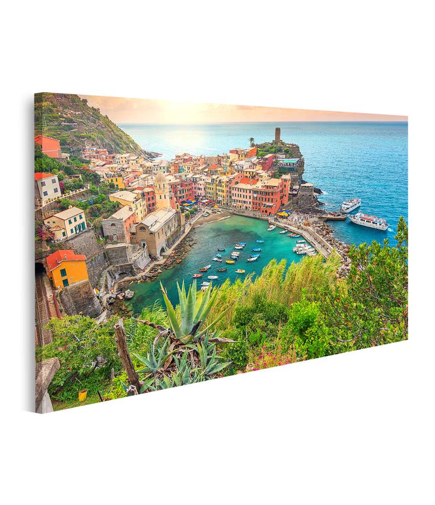 Islandburner Bild auf Leinwand Atemberaubender Sonnenaufgang über dem malerischen Dorf Vernazza, Cinque Terre, Italien