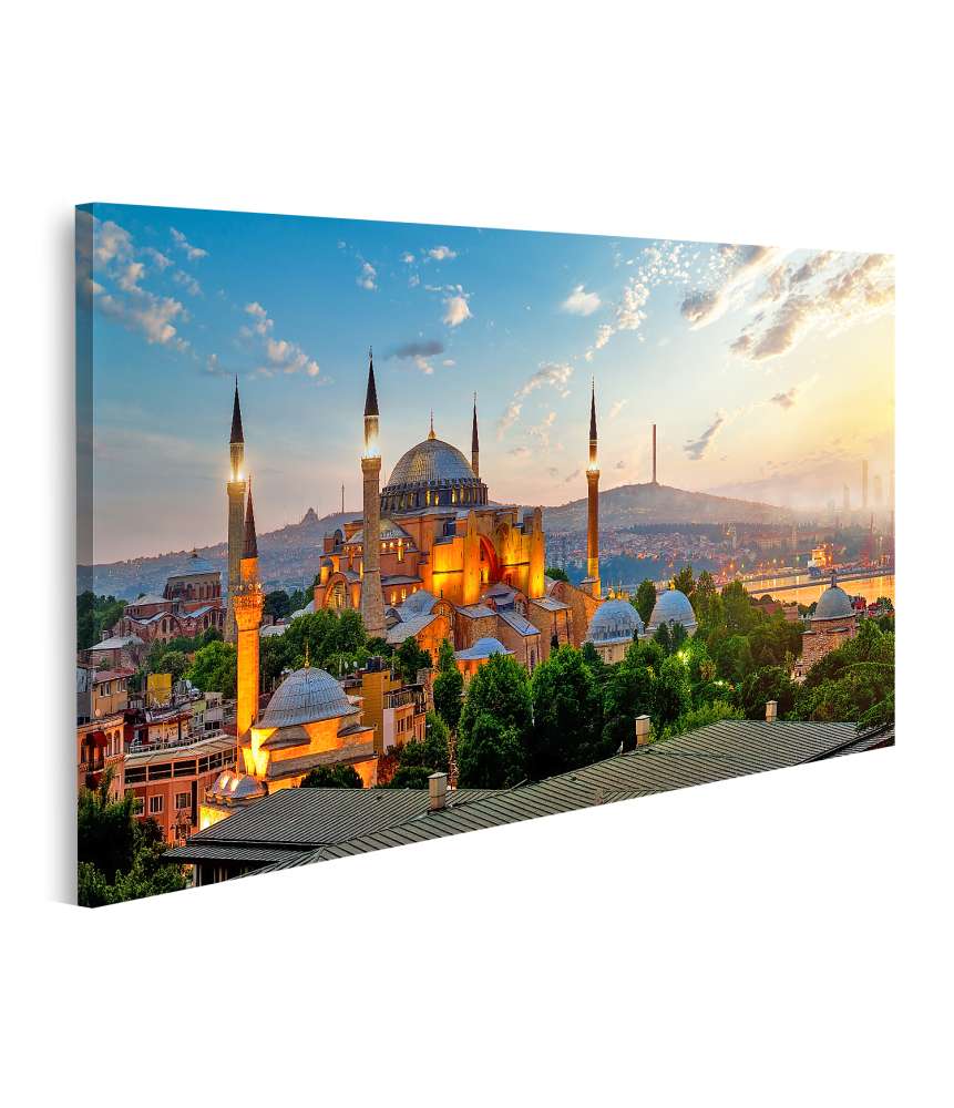 Bild auf Leinwand Sonnenaufgang über dem Ayasofya Museum im Stadtbild von Istanbul, Türkei