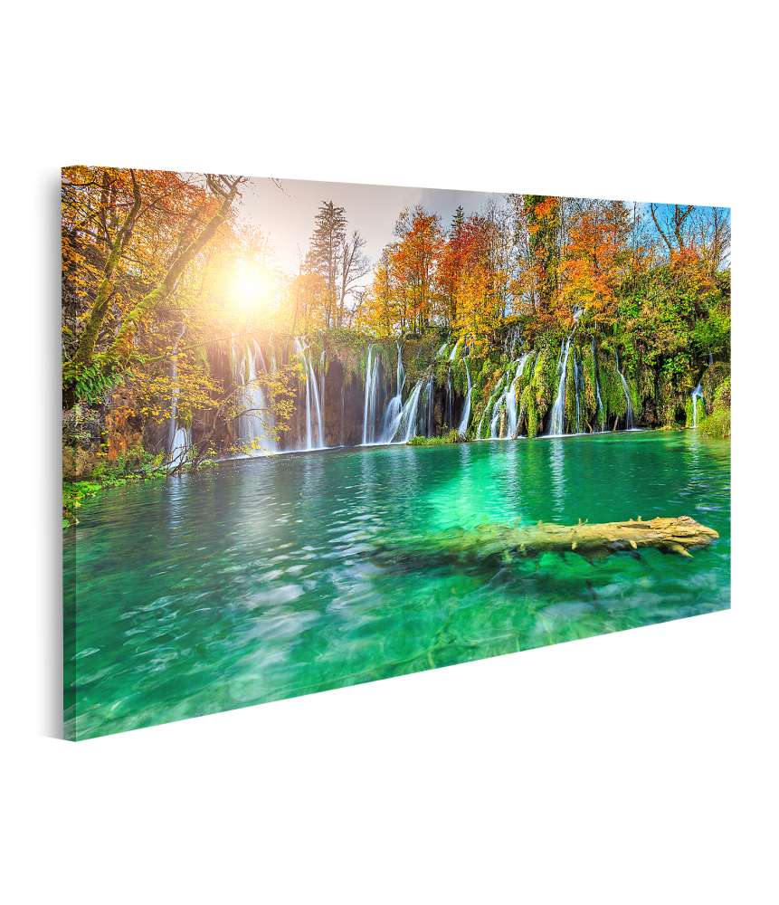 Islandburner Bild auf Leinwand Buntes Herbstpanorama mit Wasserfällen im Plitvice Nationalpark, Kroatien