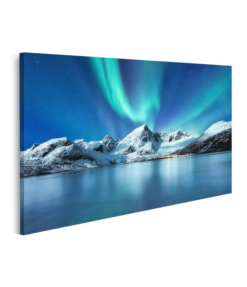 Islandburner Bild auf Leinwand Nordlichter reflektieren auf Berglandschaft der Lofoten Inseln, Norwegen