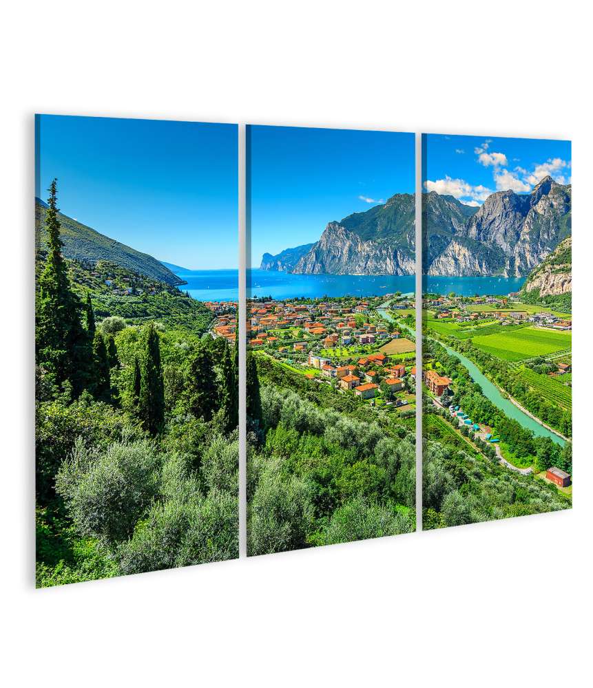 Islandburner Bild auf Leinwand Sonniger Tag am Gardasee, Torbole, Italien: Wandbild des Sarca Flusses