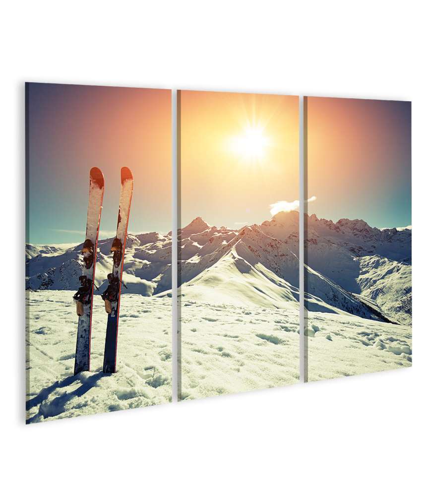 Islandburner Bild auf Leinwand Winterliches Ski-Motiv im Gebirgspanorama mit Schneefall