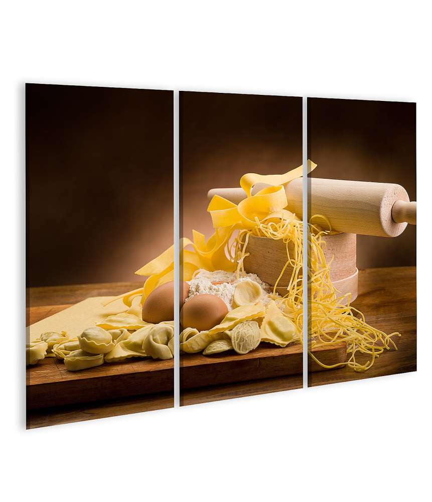 Islandburner Bild auf Leinwand Italienisches Wandbild: Hausgemachte Pasta und traditionelle Zutaten