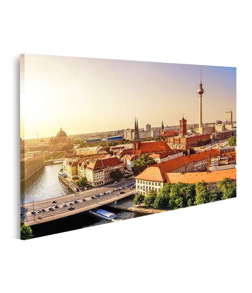 Islandburner Bild auf Leinwand Sonnenuntergang über Berlin: Panorama mit Rathaus und Fernsehturm