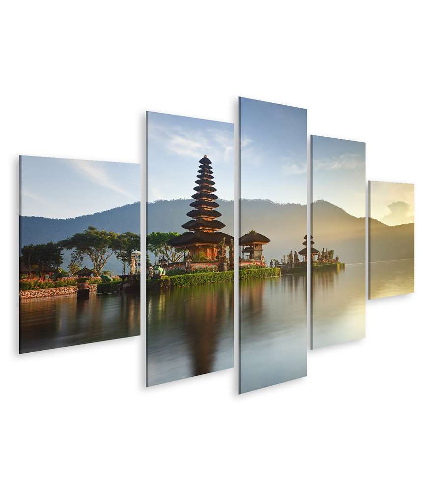 Islandburner Bild auf Leinwand Panorama des Pura Ulun Danu Tempels bei Sonnenaufgang am See Bratan, Bali