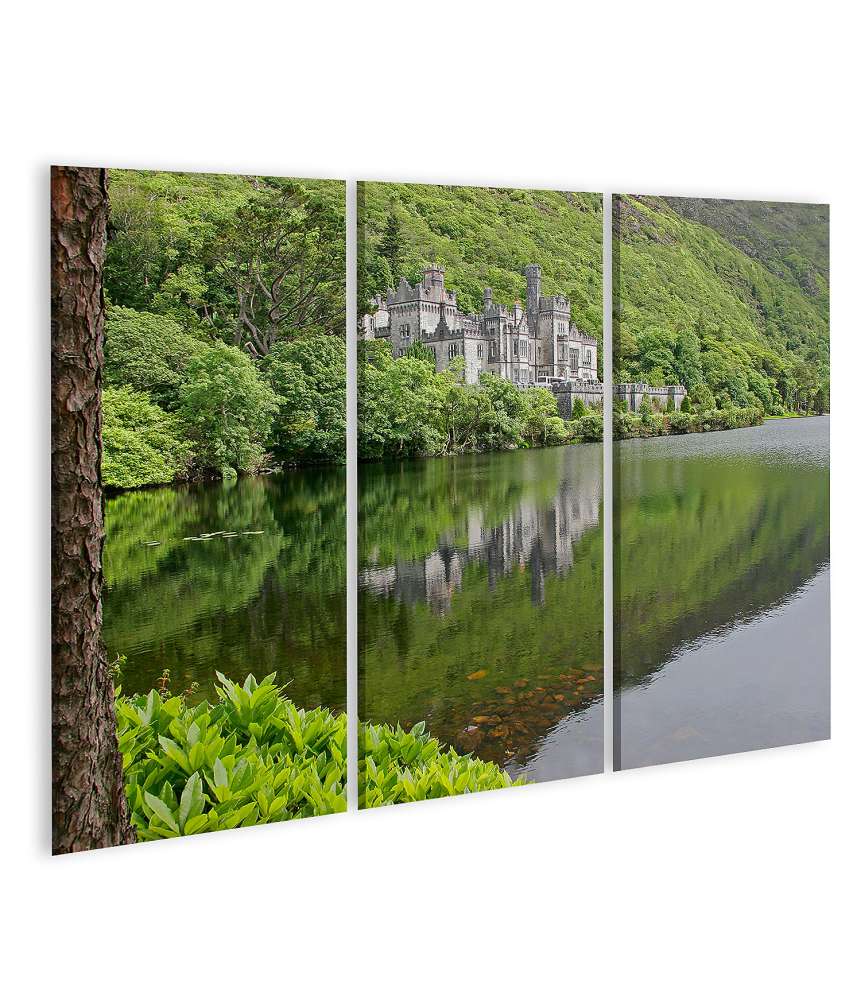 Islandburner Bild auf Leinwand Atemberaubendes Wandbild der historischen Kylemore Abbey in Galway, Irland