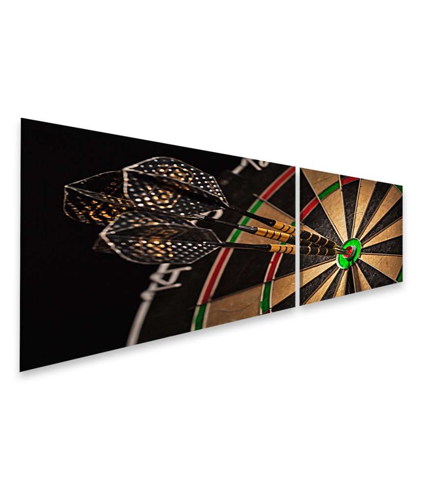 Islandburner Bild auf Leinwand Drei Darts präzise im Bulls Eye eines Dartboards