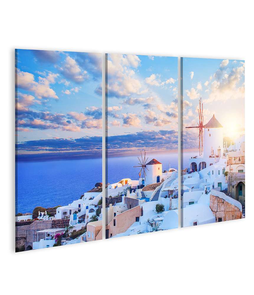 Islandburner Bild auf Leinwand Santorini-Skyline mit blauem Himmel, Wolken und Oia-Stadt, Griechenland