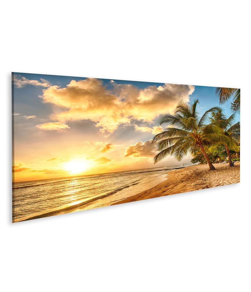 Bild auf Leinwand Atemberaubender Sonnenuntergang am Karibikstrand mit Palmen und Meer