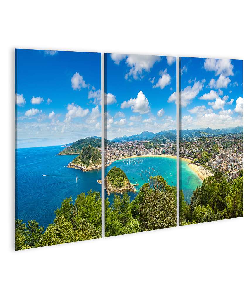 Islandburner Bild auf Leinwand Luftaufnahme von San Sebastian an einem schönen Sommertag, Panoramablick