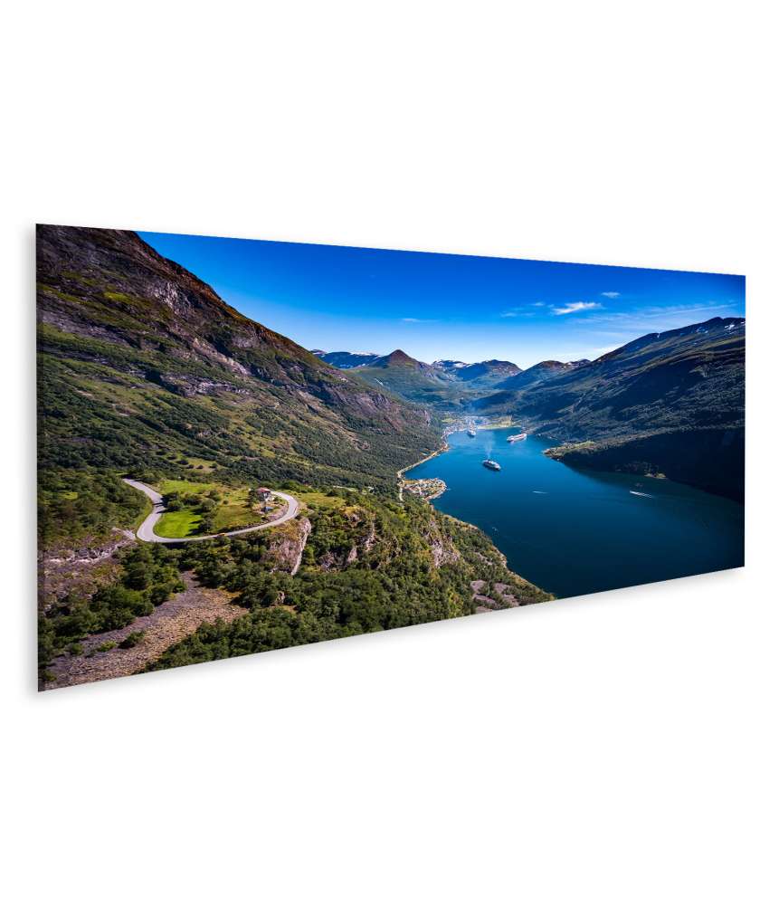 Islandburner Bild auf Leinwand Luftaufnahme des malerischen Geiranger Fjords in Norwegen