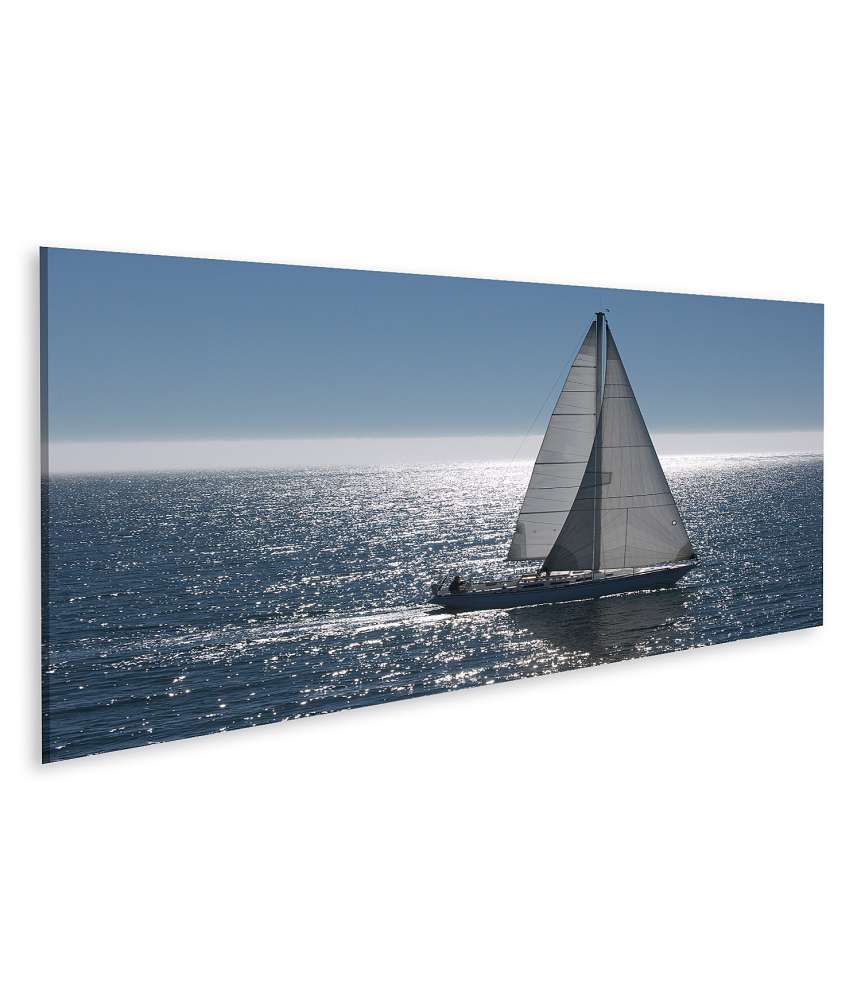 Islandburner Bild auf Leinwand Segelboot gleitet sanft auf einer ruhigen, spiegelglatten See