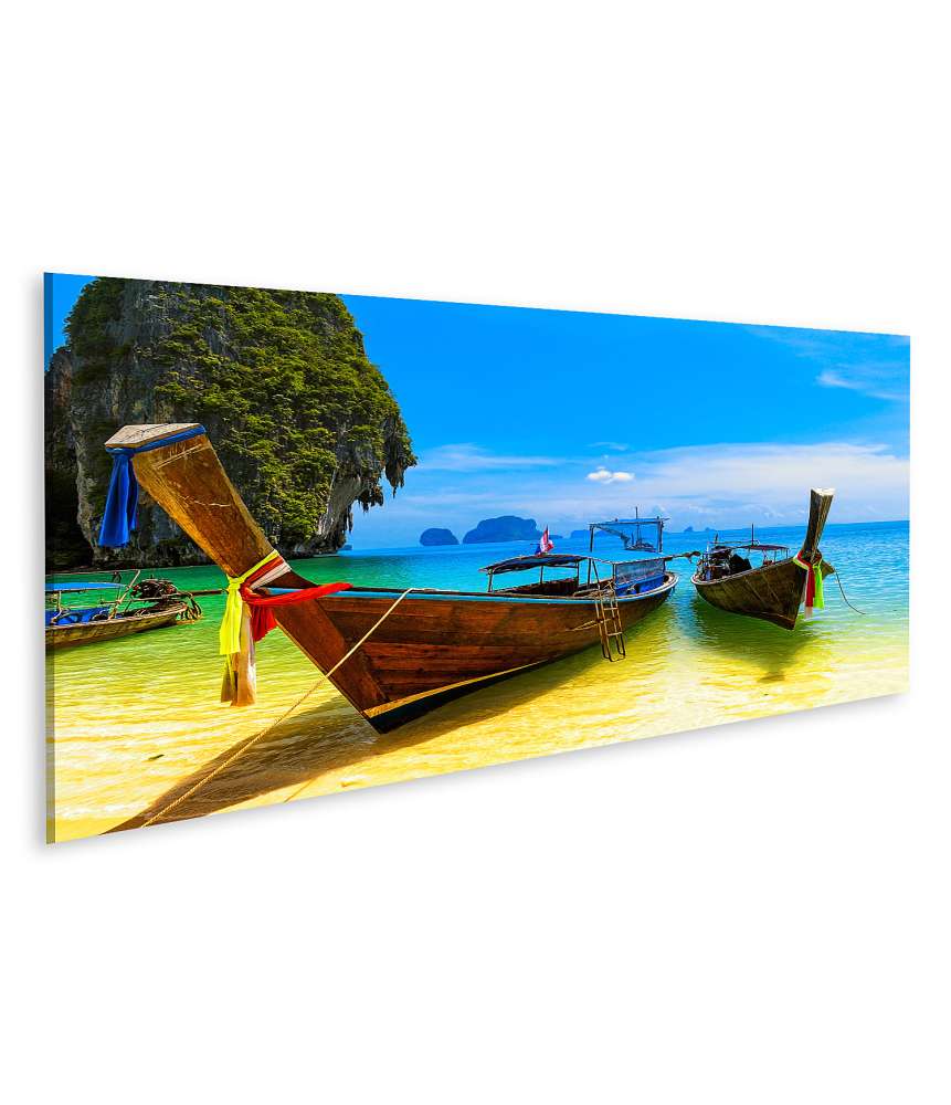 Islandburner Bild auf Leinwand Sommerliche Strandlandschaft in Thailand mit blauem Wasser und Himmel