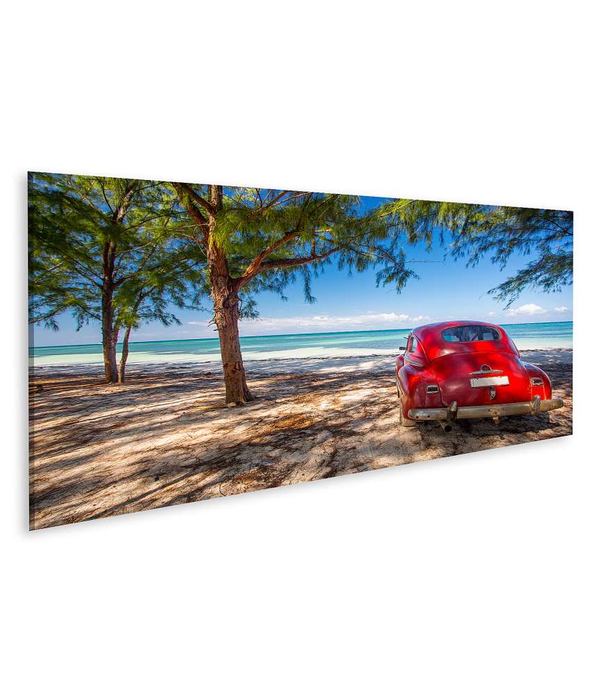 Islandburner Bild auf Leinwand Rotes Oldtimer-Auto am Strand in Kuba als Wandbild