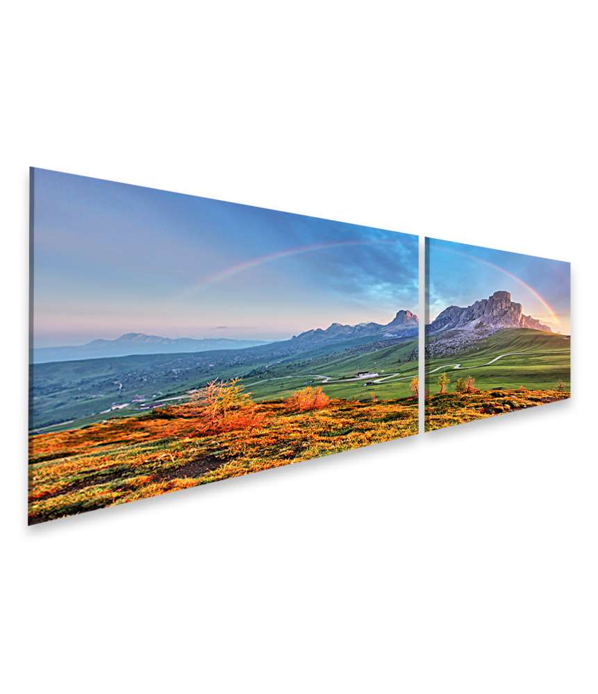 Islandburner Bild auf Leinwand Idyllische Alpenlandschaft mit Bergen und Regenbogen Wandbild