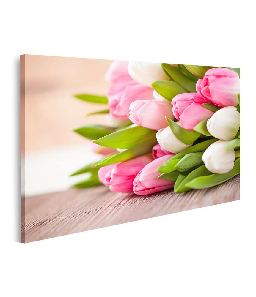 Bild auf Leinwand Ein Strauß rosa-weißer Tulpen auf einem Tisch, elegant dargestellt