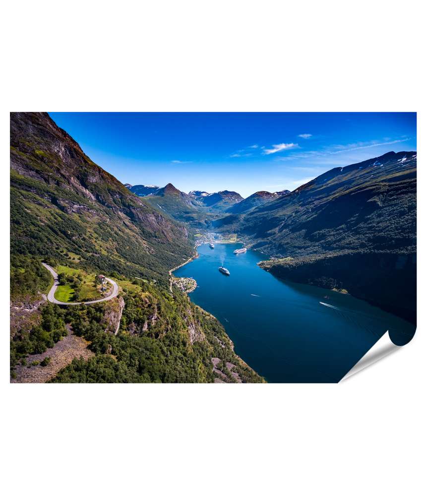 Islandburner XXL Premium Poster Luftaufnahme des malerischen Geiranger Fjords in Norwegen