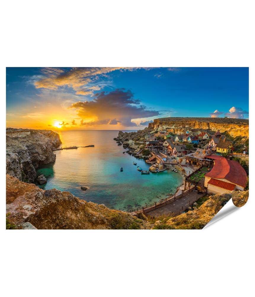 Islandburner XXL Premium Poster Blick auf Popeye-Dorf und Anchor Bay in Mellieha, Malta bei Sonnenuntergang