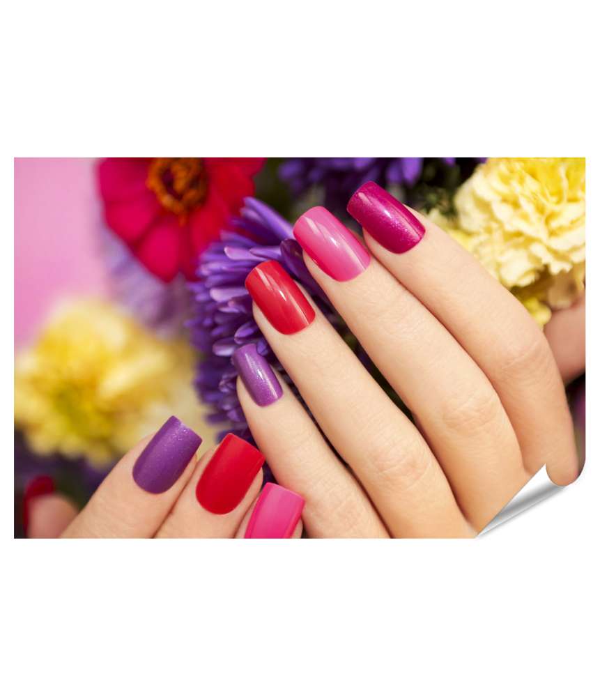 Islandburner XXL Premium Poster Frauenhand mit farbigem Nagellack und Blumen-Nageldesign auf Wandbild