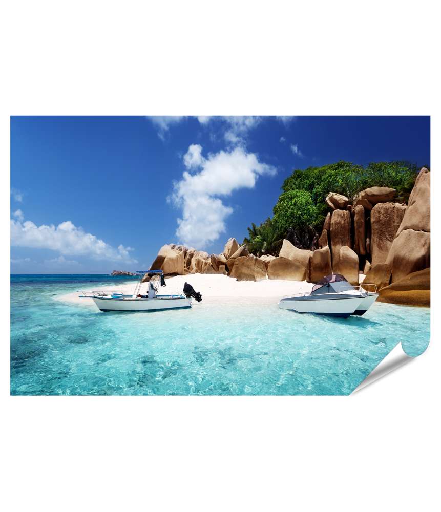 Islandburner XXL Premium Poster Bild von einem Schnellboot am Strand der Kokosinsel, Seychellen