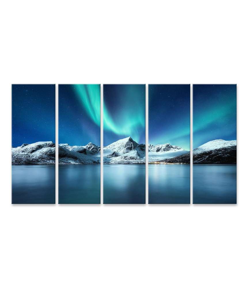 Islandburner Bild auf Leinwand Nordlichter reflektieren auf Berglandschaft der Lofoten Inseln, Norwegen