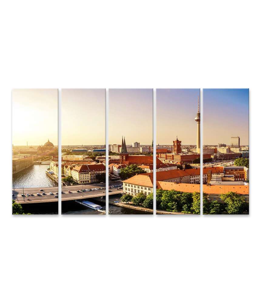 Islandburner Bild auf Leinwand Sonnenuntergang über Berlin: Panorama mit Rathaus und Fernsehturm