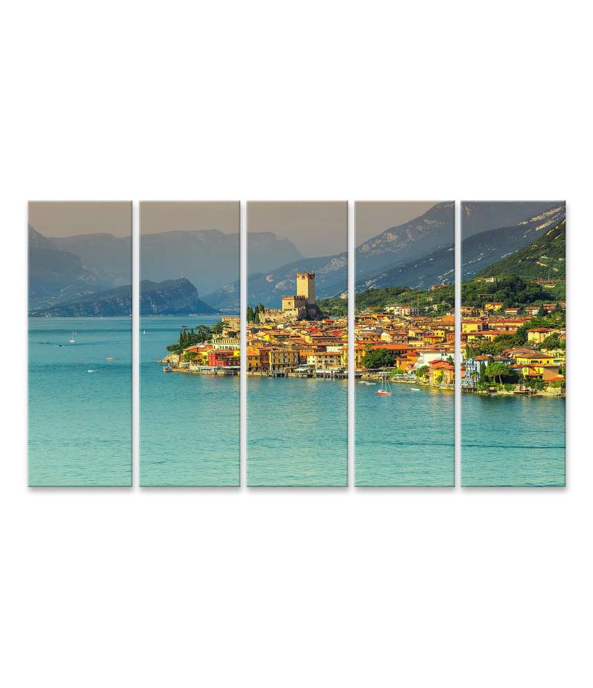 Islandburner Bild auf Leinwand Atemberaubendes Wandbild: Gardasee mit hohen Bergen, Malcesine, Mittelmeer