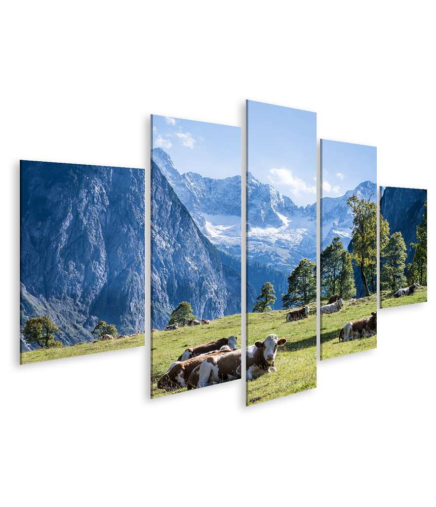 Islandburner Bild auf Leinwand Alpenlandschaft mit Kühen auf einer idyllischen Wiese