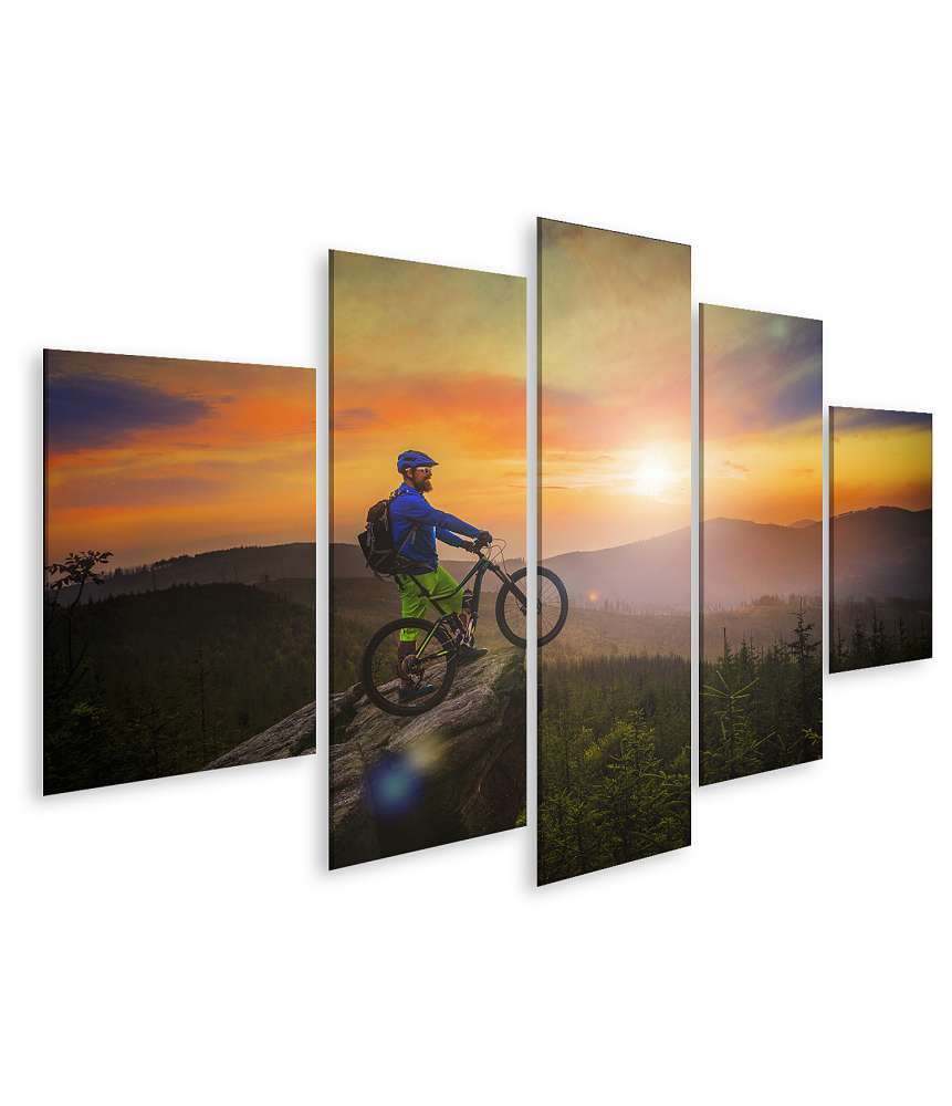 Islandburner Bild auf Leinwand Mountainbiker genießt Sonnenuntergang auf Cross-Country-Downhill-Tour