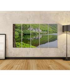 Bild auf Leinwand Atemberaubendes Wandbild der historischen Kylemore Abbey in Galway, Irland