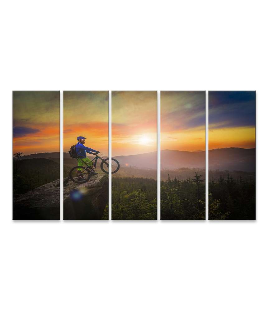 Islandburner Bild auf Leinwand Mountainbiker genießt Sonnenuntergang auf Cross-Country-Downhill-Tour