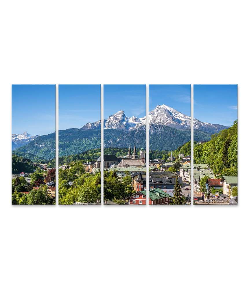 Islandburner Bild auf Leinwand Historisches Berchtesgaden mit Watzmann-Berg und Quelle, Bayern, Deutschland