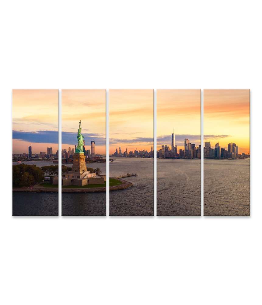 Bild auf Leinwand Beeindruckendes Wandbild der Freiheitsstatue in New York City