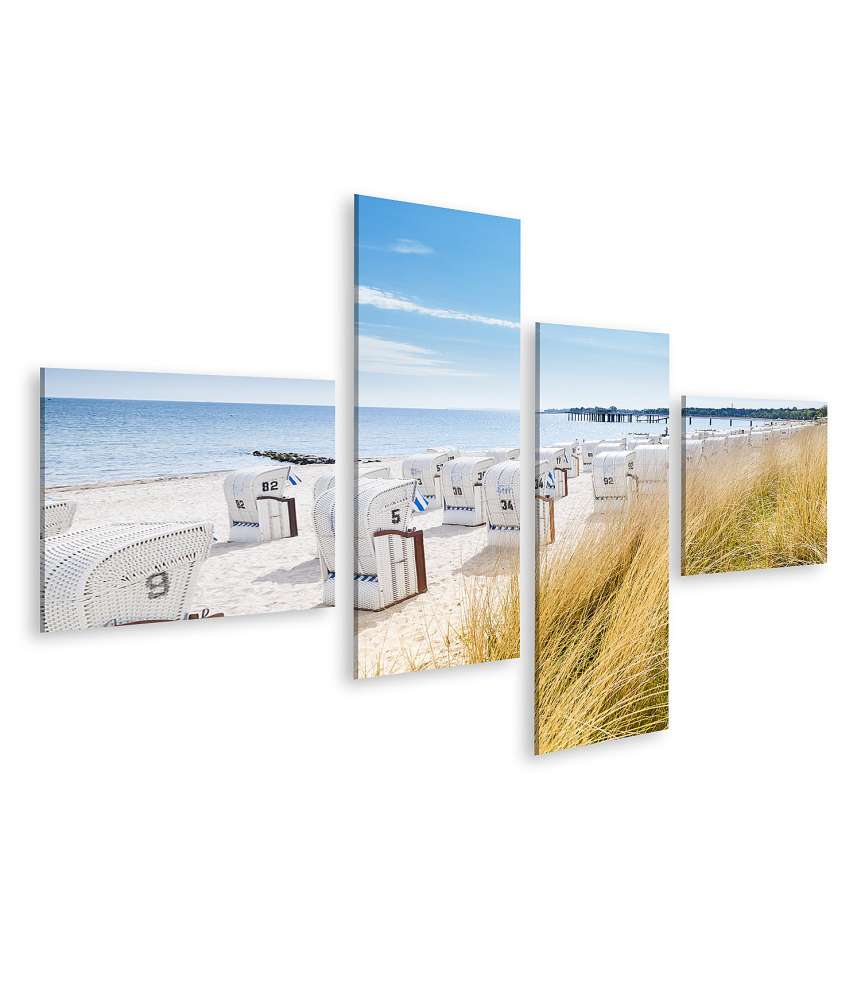 Bild auf Leinwand Panoramablick von einer Düne auf Strandkörbe am Nordsee-Ostsee Strand