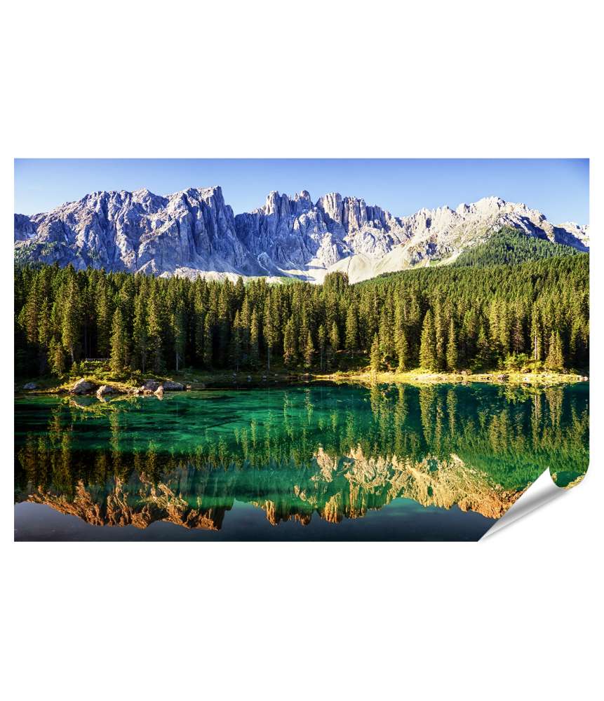 Premium Poster Blick auf den malerischen Karersee in den italienischen Dolomiten