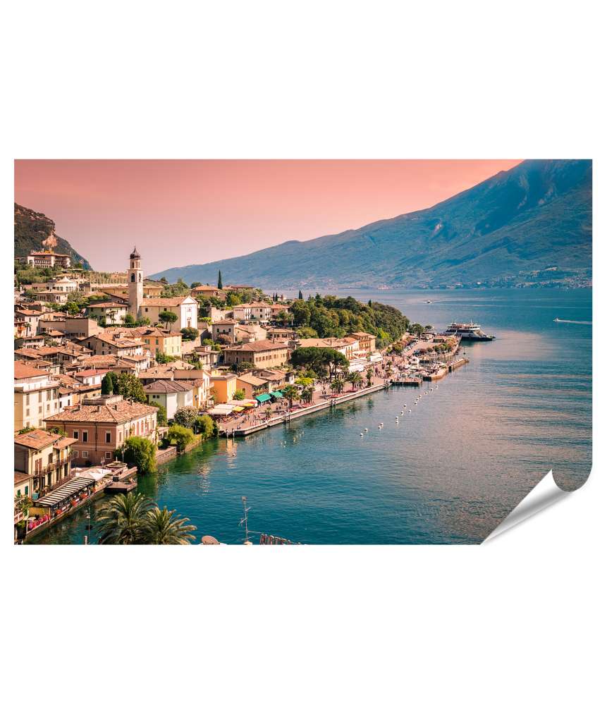 Islandburner Premium Poster Buntes Wandbild aus Limone Sul Garda, einer idyllischen Kleinstadt am Gardasee, Italien